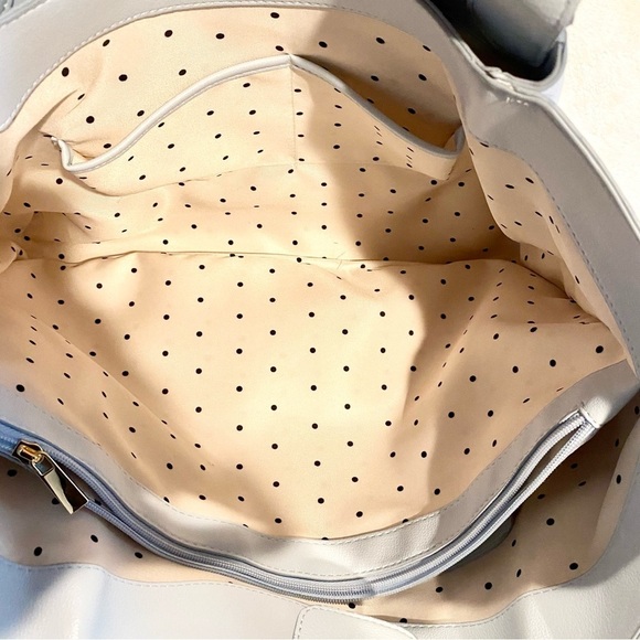 On 34th Extra-Large Tote, Skyway Blue - Picture 12 of 12